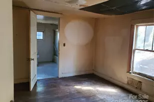 28 Plemmons St, Canton, NC 28716 - Photo 12