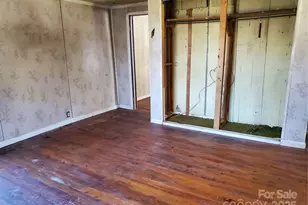 28 Plemmons St, Canton, NC 28716 - Photo 8