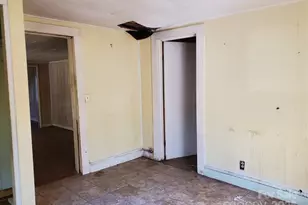 28 Plemmons St, Canton, NC 28716 - Photo 10