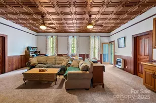 305 Ficker Cir, Hendersonville, NC 28739 - Photo 10