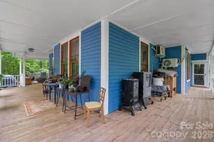 305 Ficker Cir, Hendersonville, NC 28739 - Photo 6