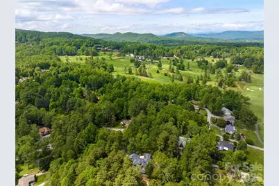 305 Ficker Circle, Hendersonville, NC 28739 - Photo 2