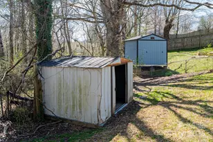2 Evergreen Ave, Asheville, NC 28806 - Photo 30