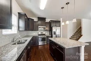 1929 Shorthorn St, Charlotte, NC 28213 - Photo 6