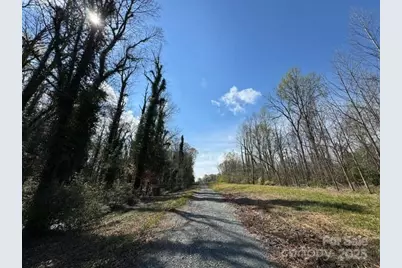 2015 C Avenue, Charlotte, NC 28216 - Photo 10