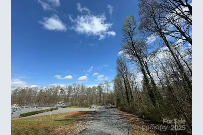 2015 C Avenue, Charlotte, NC 28216 - Photo 16