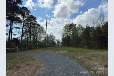 2015 C Avenue, Charlotte, NC 28216 - Photo 18