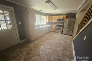 634 Rutherford Road S, Marion, NC 28752 - Photo 12