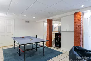 1 Kenilworth Rd, Asheville, NC 28803 - Photo 32