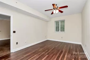 300 W 5th St, Charlotte, NC 28202 - Photo 32