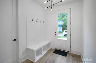 2516 Park Rose Ln, Charlotte, NC 28204 - Photo 2