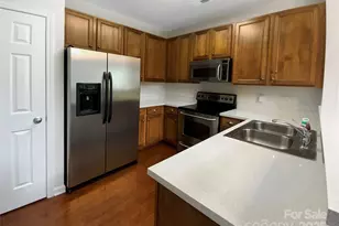 3155 Golden Dale Ln, Charlotte, NC 28262 - Photo 6