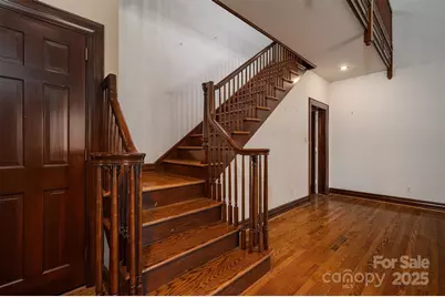 418 3rd Street NE, Hickory, NC 28601 - Photo 8