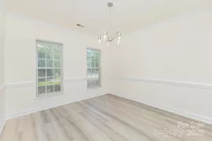 10429 Madison Park Dr, Charlotte, NC 28269 - Photo 6