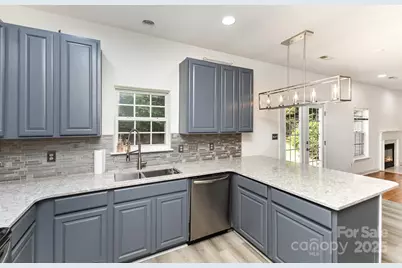 10429 Madison Park Drive, Charlotte, NC 28269 - Photo 8