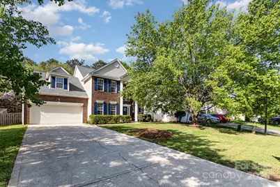 10429 Madison Park Drive, Charlotte, NC 28269 - Photo 2