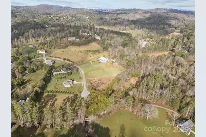 425 Nelson Valley Lane, Hendersonville, NC 28739 - Photo 2