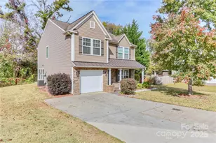 1135 Valley St, Statesville, NC 28677 - Photo 1