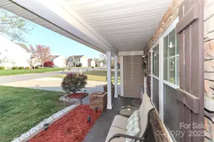 1135 Valley St, Statesville, NC 28677 - Photo 6