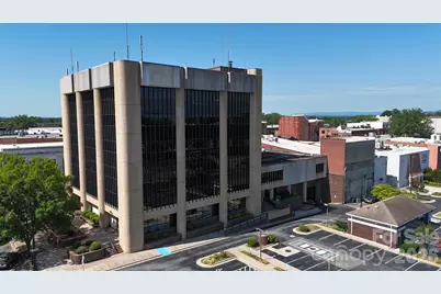 200 1st Avenue NW, Hickory, NC 28601 - Photo 6