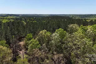 898 Burnt Gin Rd, Gaffney, SC 29340 - Photo 16