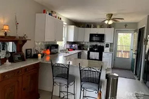 1474 Holiday Dr, Hendersonville, NC 28739 - Photo 8