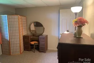 1474 Holiday Dr, Hendersonville, NC 28739 - Photo 30