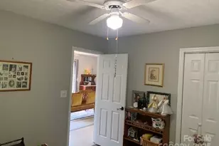 1474 Holiday Dr, Hendersonville, NC 28739 - Photo 18