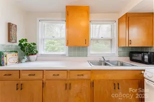 114 Cragmont Rd, Black Mountain, NC 28711 - Photo 12