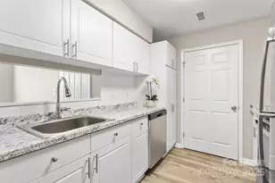 3146 Baroda Ln, Charlotte, NC 28269 - Photo 6