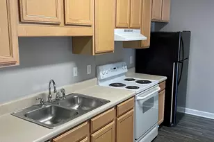 7234 Rose Terrace Ct, Charlotte, NC 28215 - Photo 4