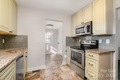 665 Melbourne Court, Charlotte, NC 28209 - Photo 8