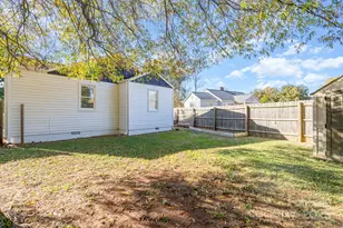 665 Melbourne Ct, Charlotte, NC 28209 - Photo 16