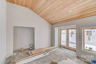 475 Dancing Bear Dr, Hendersonville, NC 28792 - Photo 18