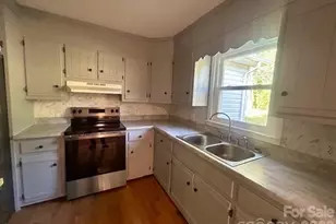 1375 Bradford Mountain Rd, Lenoir, NC 28645 - Photo 14