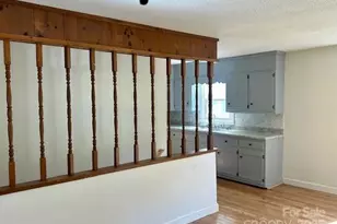 1375 Bradford Mountain Rd, Lenoir, NC 28645 - Photo 10