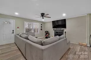 140 Wandering Ln, Bessemer City, NC 28016 - Photo 2