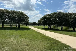 2417 Lynwood Dr, Lancaster, SC 29720 - Photo 10