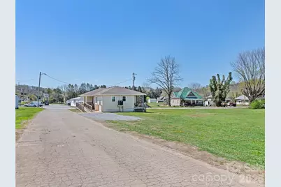 13 Depot Street, Clyde, NC 28721 - Photo 6