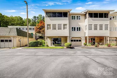 411 Britton Creek Drive #401, Hendersonville, NC 28791 - Photo 2