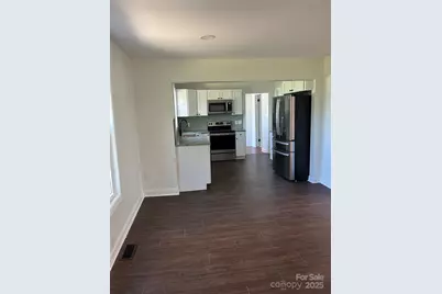 219 W Highland Avenue, Elkin, NC 28621 - Photo 10