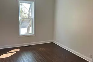 219 W Highland Ave, Elkin, NC 28621 - Photo 16