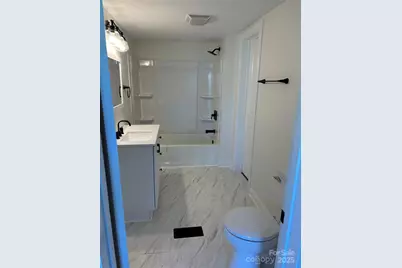 219 W Highland Avenue, Elkin, NC 28621 - Photo 18