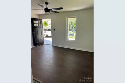 219 W Highland Avenue, Elkin, NC 28621 - Photo 6