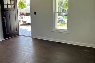 219 W Highland Ave, Elkin, NC 28621 - Photo 6