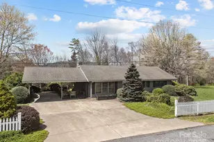 457 Overlook Dr, Spruce Pine, NC 28777 - Photo 1