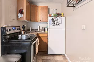 621 Price Rd, Hendersonville, NC 28739 - Photo 8