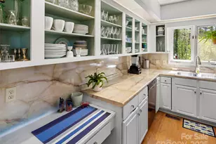 101 Beaver Ridge Rd, Asheville, NC 28804 - Photo 12