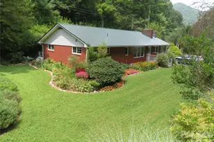 3829 Coxes Creek Rd, Burnsville, NC 28714 - Photo 2