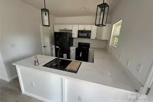 1413 Hateras Ave, Charlotte, NC 28216 - Photo 4